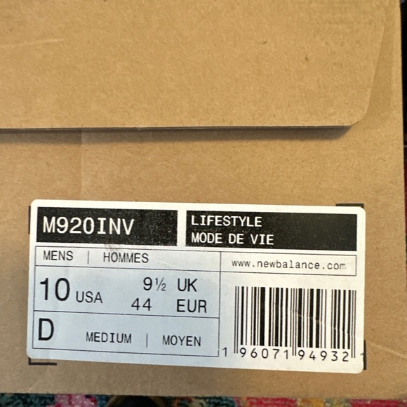 New Balance M920INV size 10 - Picture 7 of 8